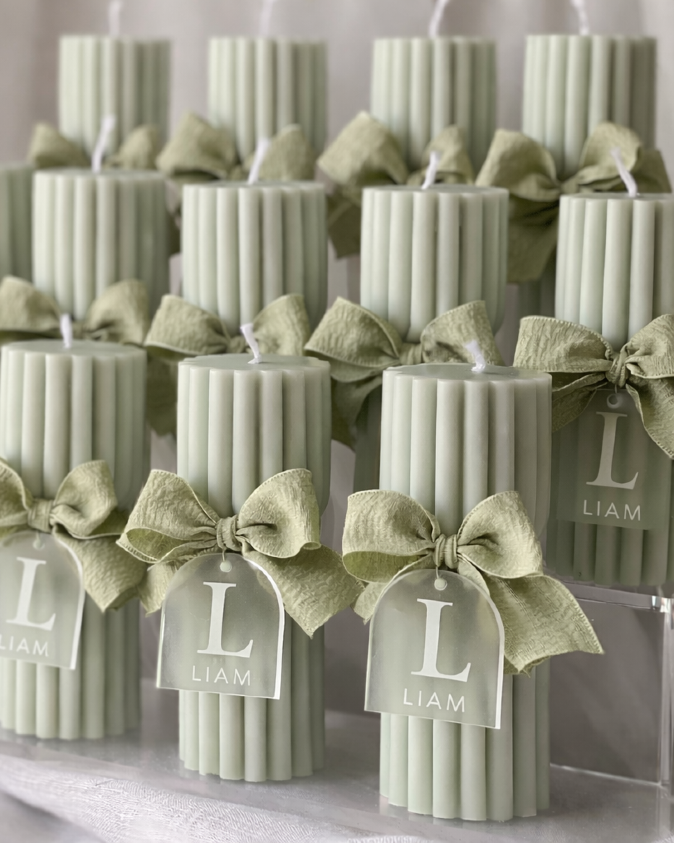 A image that shows a mountain range 