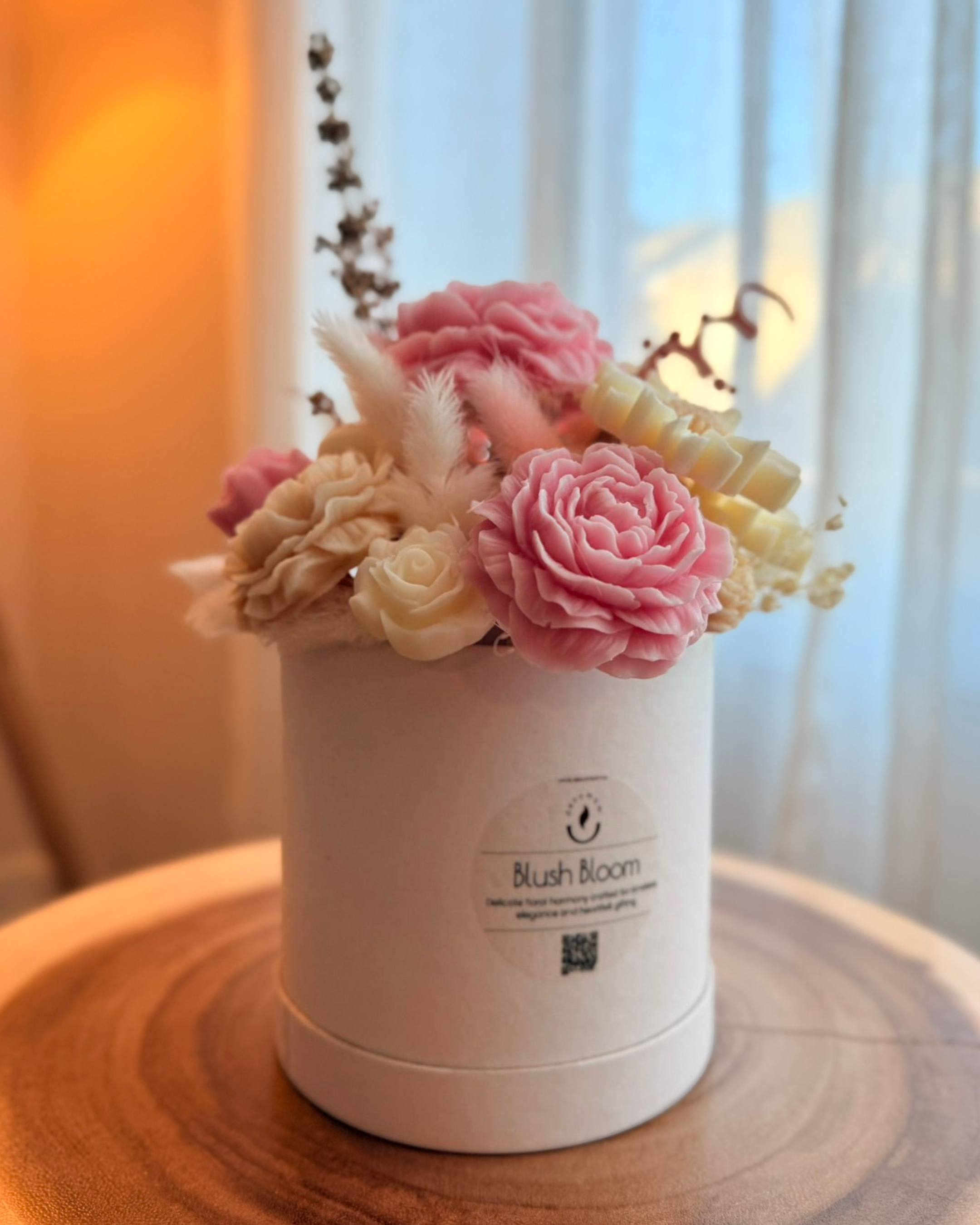 A image that shows a mountain range 